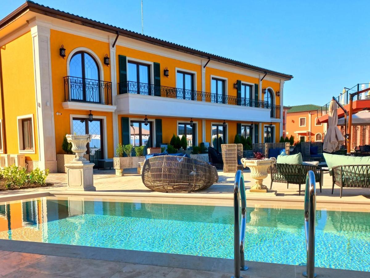 Villas For 4 Or 6 Adults In Therma Village Kranevo Exterior foto