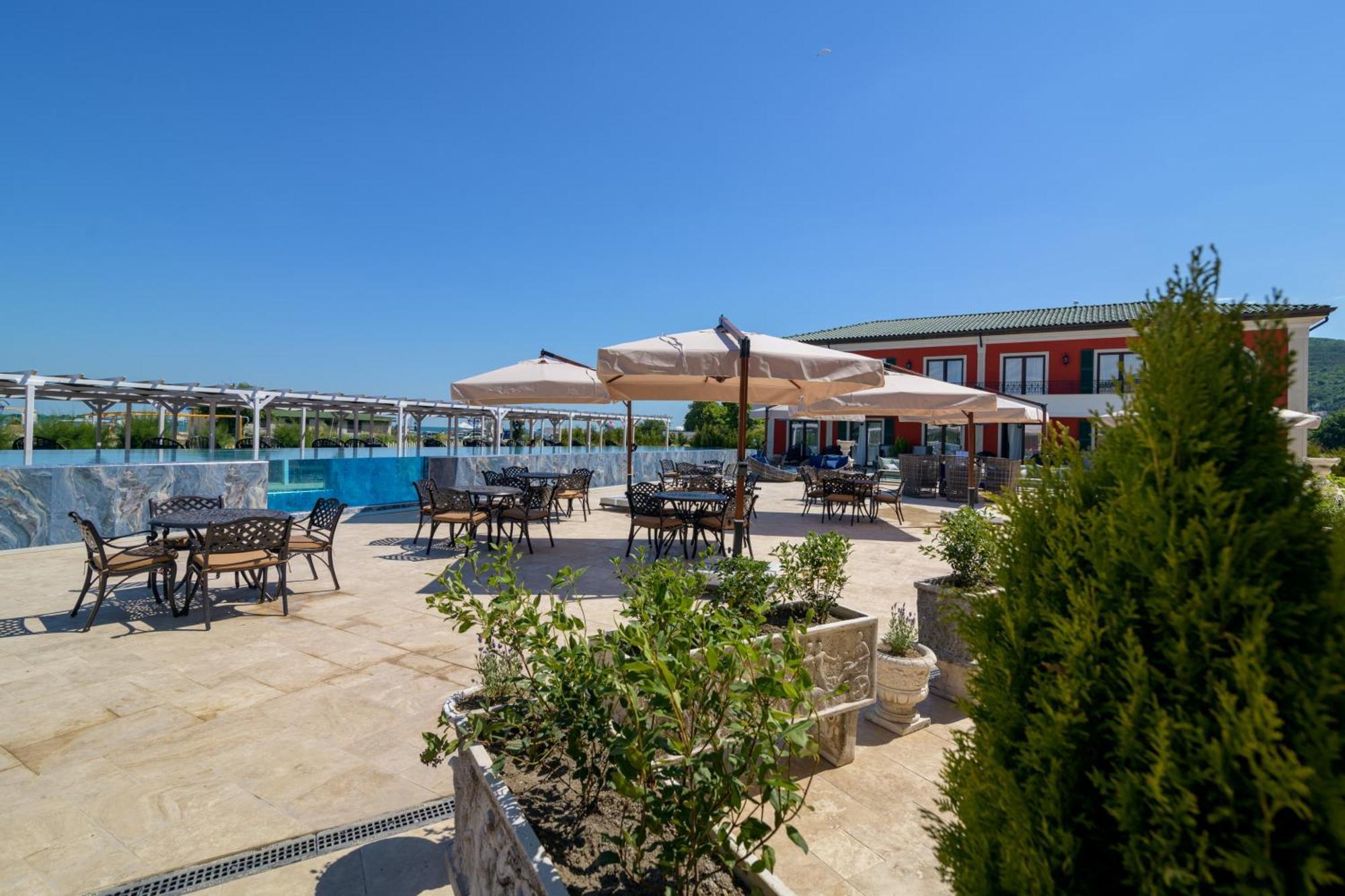 Villas For 4 Or 6 Adults In Therma Village Kranevo Exterior foto